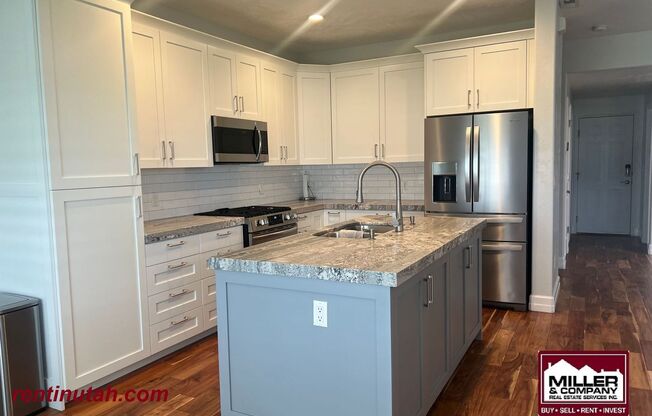 Beautiful Newly remodeled Townhouse For Rent!