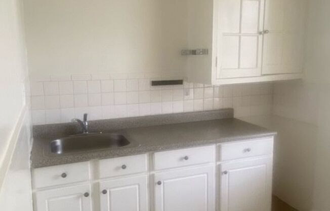 Studio, 1 bath, 500 sqft, $1,395, Unit 401