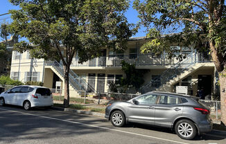 4300 S CENTINELA AVE