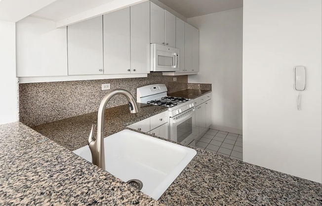 1 bed, 1 bath, 760 sqft, $4,850, Unit 6-E