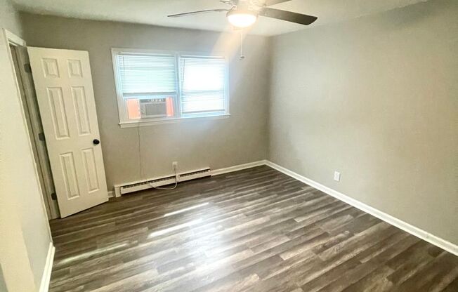 2 beds, 1.5 baths, 954 sqft, $1,300, Unit 2917-1
