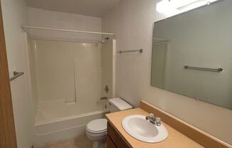 2 beds, 1 bath, $1,195, Unit D