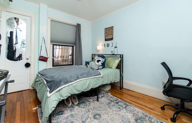 5 beds, 2 baths, 1,430 sqft, $9,499, Unit 4