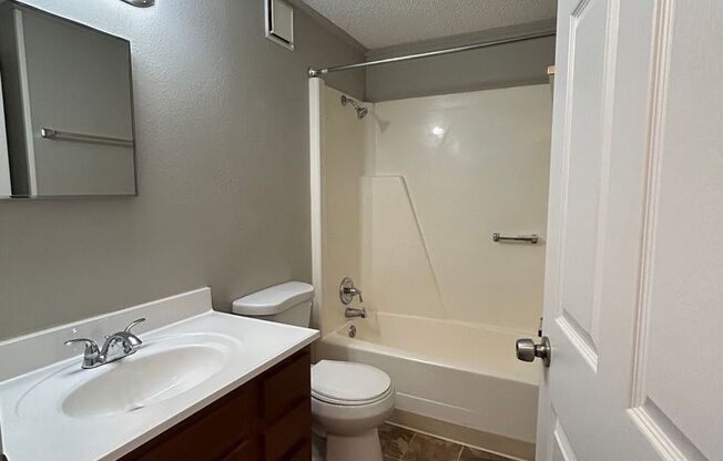 1 bed, 1 bath, 576 sqft, $1,150, Unit 233