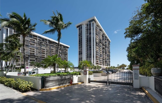 1925 Brickell Ave