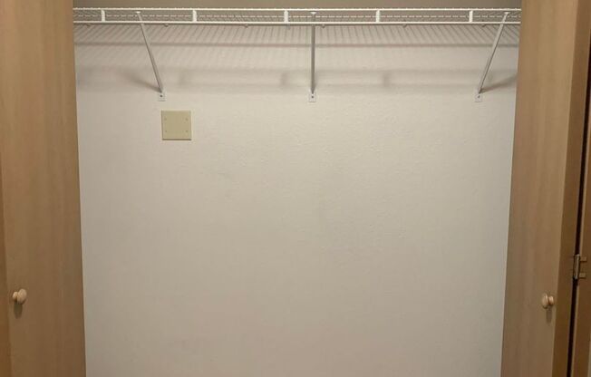 3 beds, 2 baths, 1,008 sqft, $1,250, Unit 1704-110