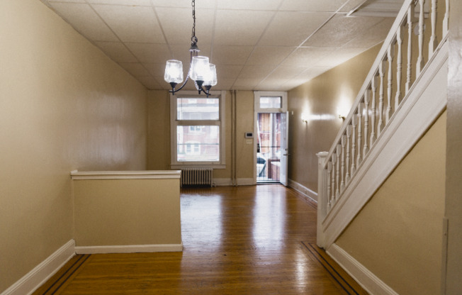 1515 E 28 ST
