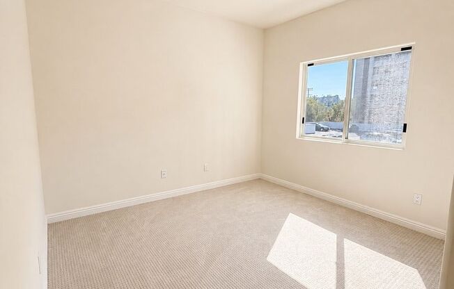 Large 3-bedroom 2.5 bath Condo style living in the heart of Sherman Oaks
