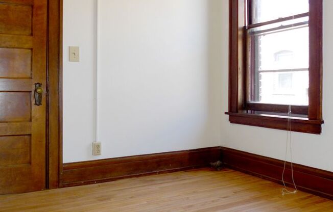 1 bed, 1 bath, 410 sqft, $865, Unit 22 - 31