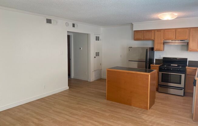 1 bed, 1 bath, 650 sqft, $1,459, Unit PEN-206