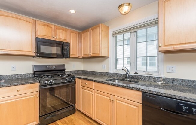 1005 TRAPELO RD