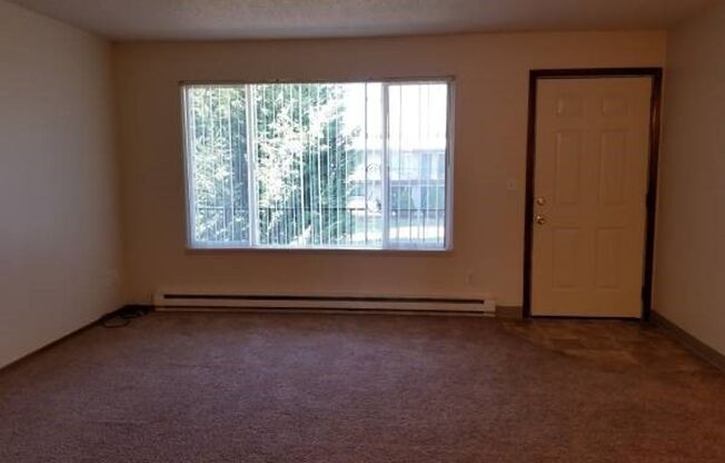 1 bed, 1 bath, 615 sqft, $1,200, Unit 19