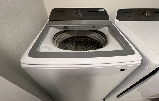 2 beds, 1 bath, $1,450, Unit # 1050