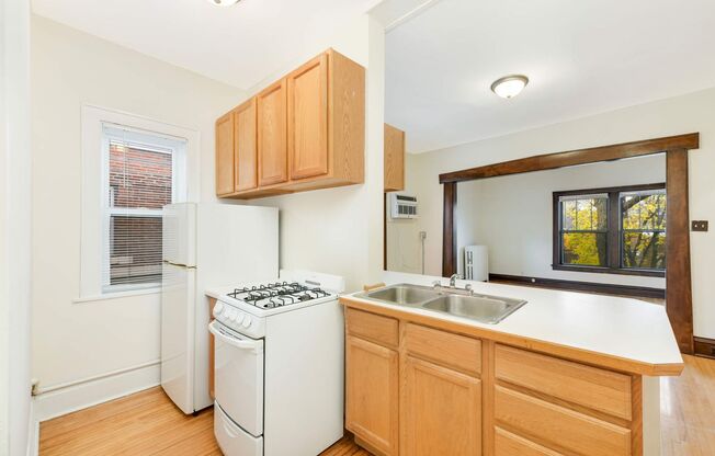 1 bed, 1 bath, $1,095, Unit 32