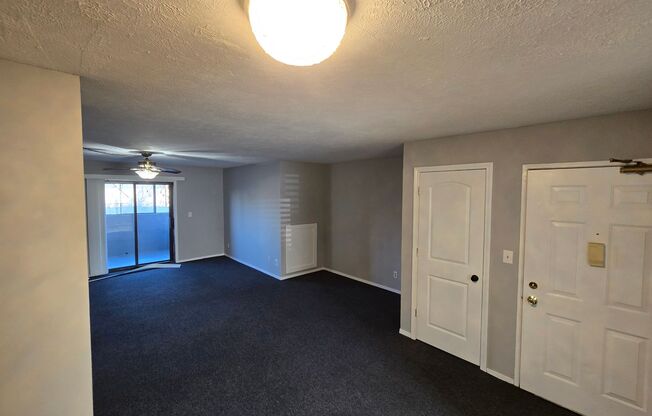 2 beds, 1 bath, $900, Unit 6N