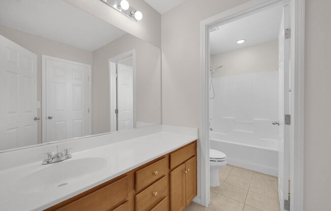 *Beautiful home in Henderson-Just completed upgrades*