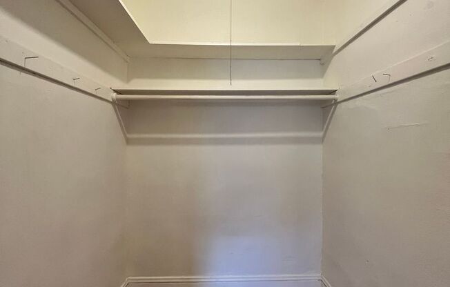 1 bed, 1 bath, $1,595, Unit 35