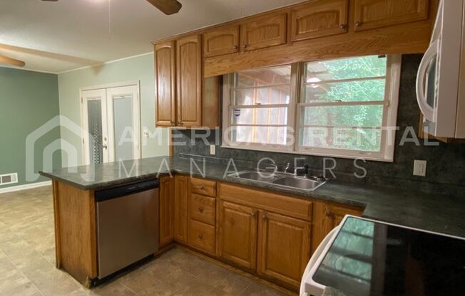 3 beds, 1 bath, $1,325