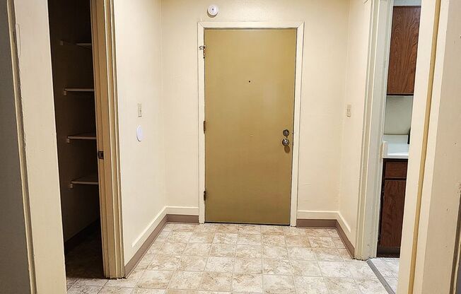 1 bed, 1 bath, 460 sqft, $1,150, Unit 316