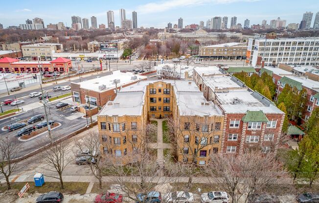 5941-51 N. Paulina