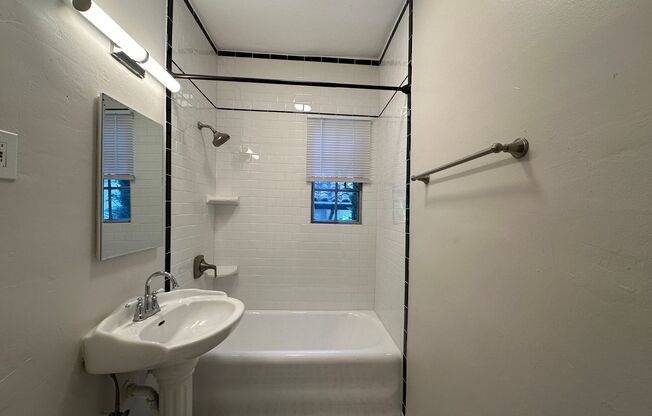 Studio, 1 bath, $1,450, Unit 8