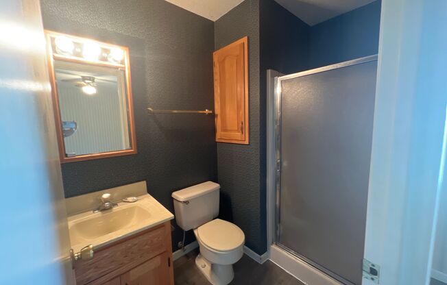 3 beds, 2 baths, $1,450