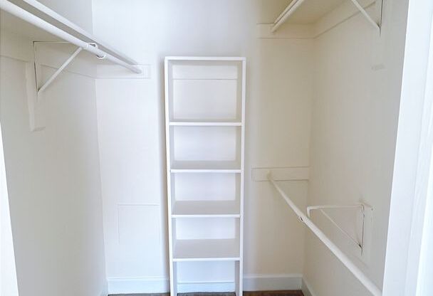 1 bed, 1 bath, 779 sqft, $1,600, Unit 902 #2D