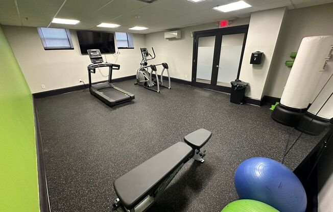 2 beds, 1 bath, 840 sqft, $1,350, Unit Apt 100-A