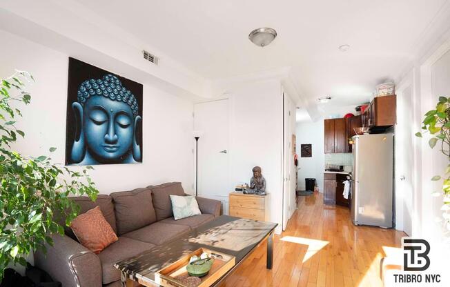 24 20 DITMARS BLVD