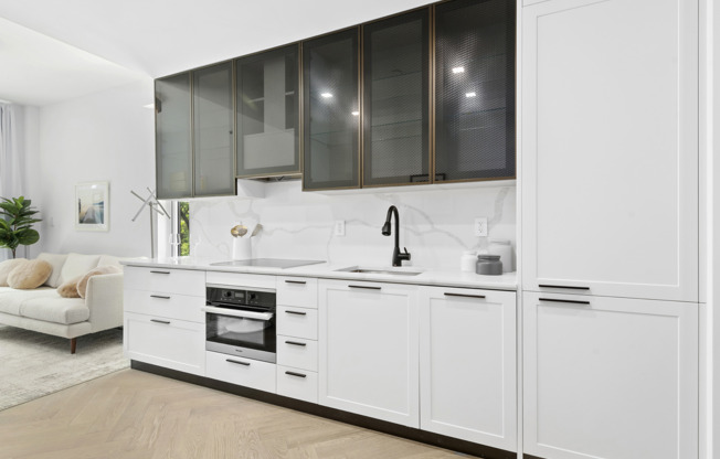 101 E 2 ST