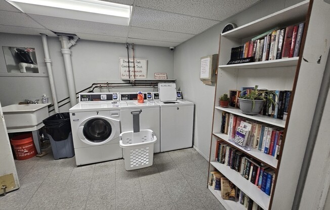 1 bed, 1 bath, 761 sqft, $2,600, Unit 16B
