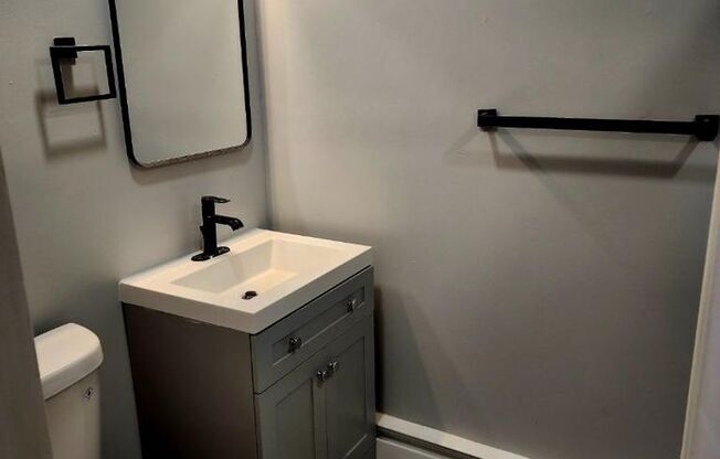 1 bed, 1 bath, 600 sqft, $1,499, Unit C - 24