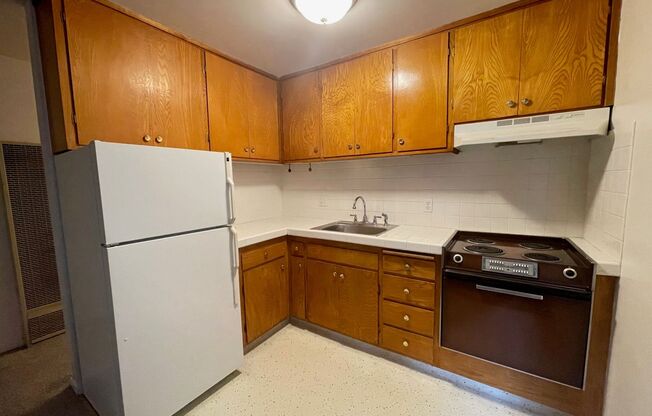 445 24th Avenue (1020r)