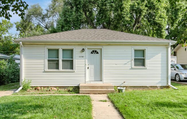 Two Bedroom Home in Belmont Available Mid July!