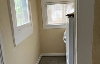 Studio, 1 bath, 400 sqft, $1,400