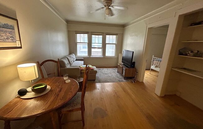 1 bed, 1 bath, $995, Unit 33