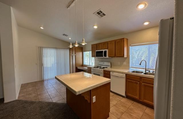 285 SPG PALMS ST