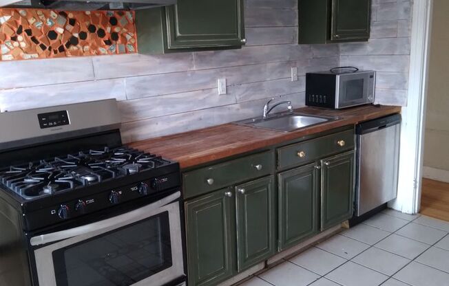 17th Street 1448 S