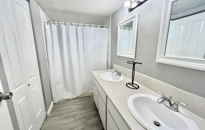 2 beds, 2 baths, $1,495, Unit # #B