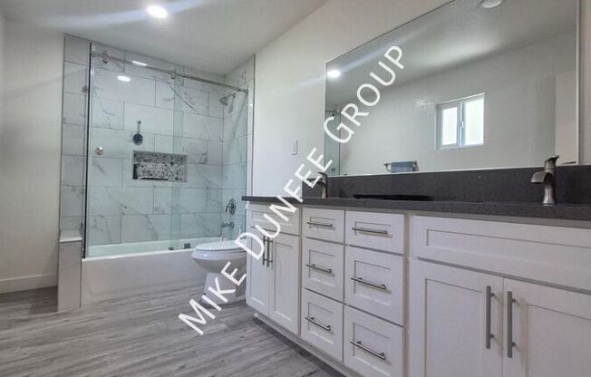 927 FREEMAN AVE