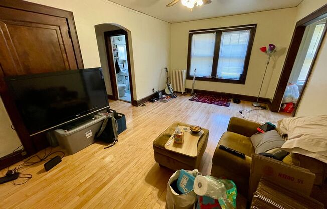 2636 N Oakland Ave