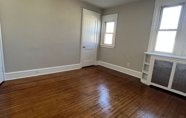 2 beds, 1 bath, $1,350