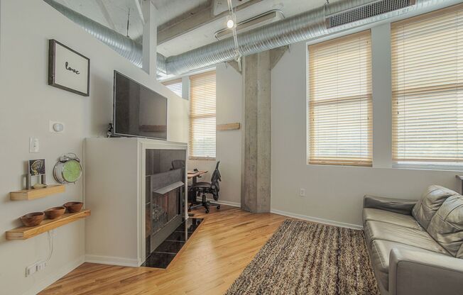 One Bedroom Unit in Wonderful Western Auto Lofts