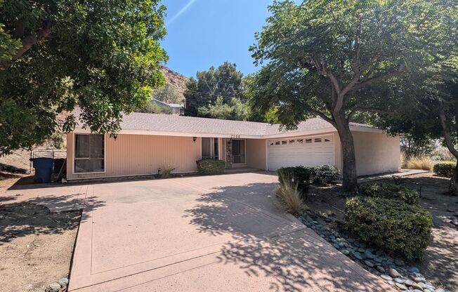 Single Level home near UCR available for Rent