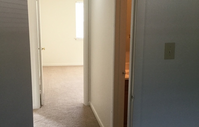 2 beds, 1 bath, $1,375, Unit 2218ps