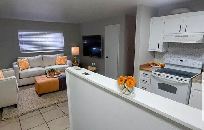 2 beds, 1 bath, $1,195, Unit # 4