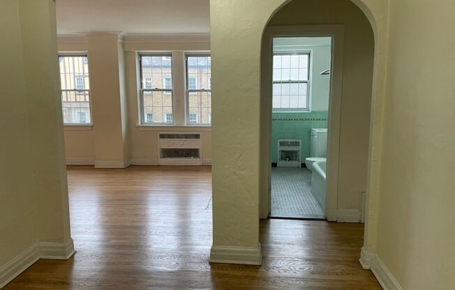 2 beds, 2 baths, 1,303 sqft, $2,150, Unit New King Edward  302