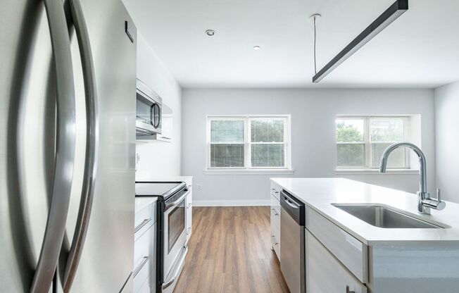 1 bed, 1 bath, 764 sqft, $1,743, Unit GL-15