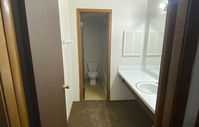 1 bed, 1 bath, 710 sqft, $999, Unit 5188 E10