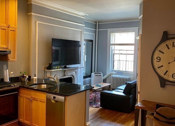 1 bed, 1 bath, 413 sqft, $3,000, Unit 7